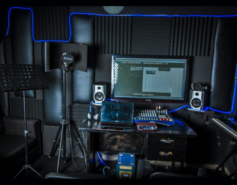 MUSIC RECORDING PRODUCTION STUDIO